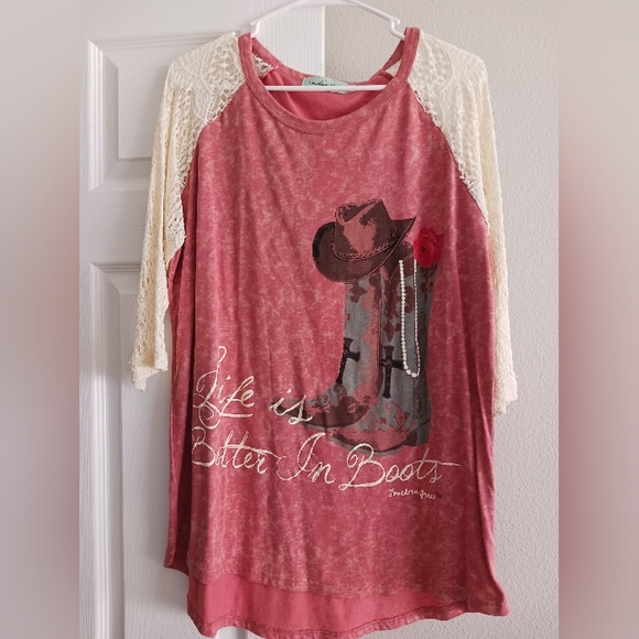 Cute Top - Picture 1 of 3